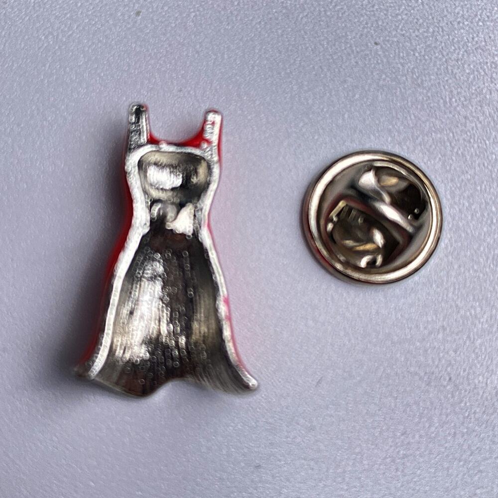 Red Dress Enamel Lapel Pin Heart Accent Vintage - Picture 2 of 4